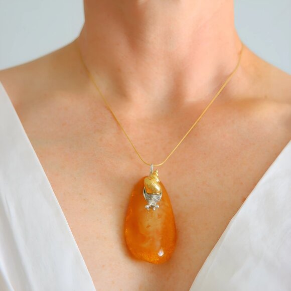 Baltic Amber Snail Statement Necklace in 14k Gold Plated s925 - Picture 2 of 10